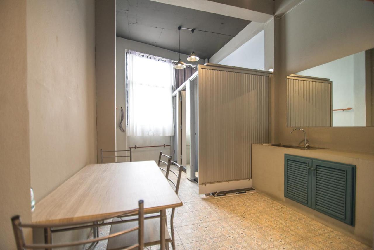 Tha Hostel Чиангмай Екстериор снимка
